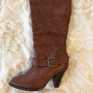 Heeled boots